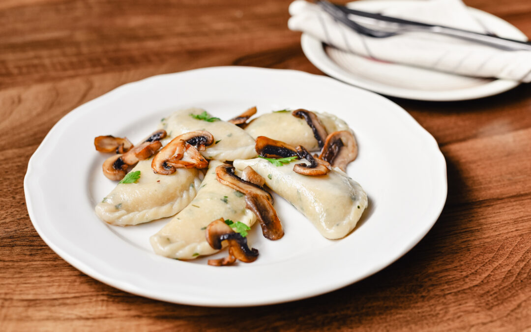 Pierogi „ukraińskie” z&nbsp;podwójnym grzybowym uderzeniem
