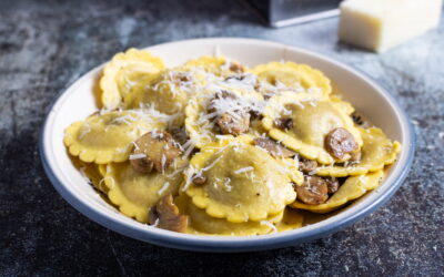 Przepis: Ravioli z&nbsp;nadzieniem z&nbsp;nadzieniem grzybowym i&nbsp;Ricottą