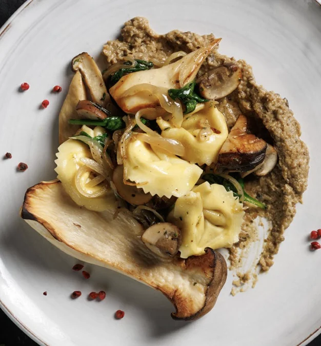 Tortellini grzybowe  z&nbsp;masłem szałwiowym